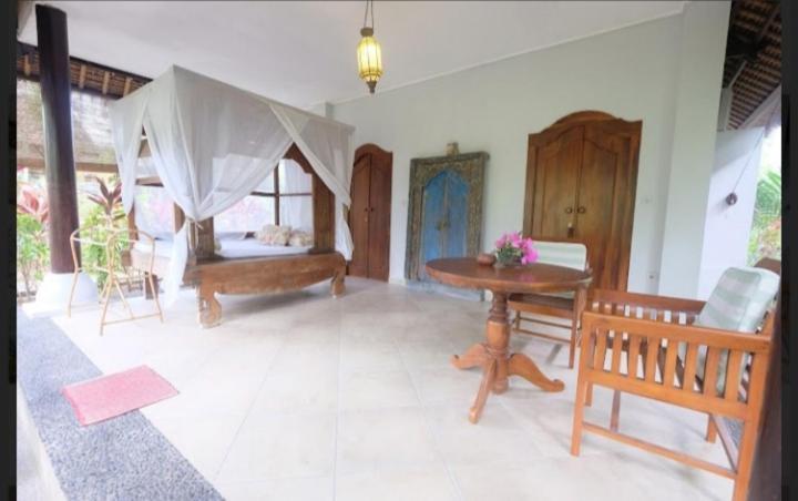 Apel Homestay Pemuteran Esterno foto